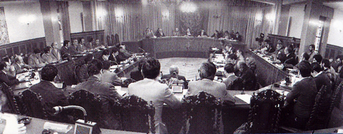 Imagen de los parlamentarios y parlamentarias que formaron el Parlamento de 1979.