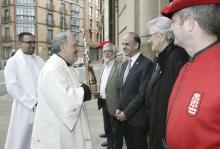 Alberto Catalán, acompañado del Secretario Segundo, Koldo Amezketa, recibe al Ángel de Aralar