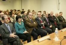 Alberto Catalán, Presidente del Parlamento, junto a parlamentarios y autoridades