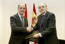 Alberto Catalán, Presidente del Parlamento de Navarra, Andrés Urrutia,presidente de Euskaltzaindia