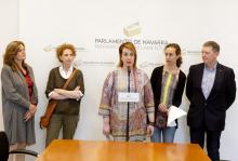 Ainhoa Aznárez, junto a miembros de la ONGD Navarra