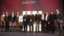 Alberto Catalán, junto a miembros del Gobierno y organizadores de la Vuelta