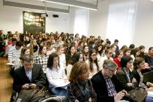Estudiantes de la Universidad de Navarra asistentes a la conferencia