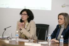 Ana María Vega, coordinadora del estudio, junto a Carmen González, portavoz de Educación del G.P. UPN