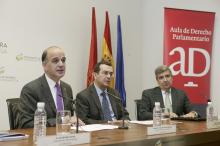 Alberto Catalán, en la apertura de la Jornada, junto a Gómez Montoro y Juan Manuel Fernández