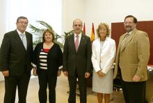 Alberto Catalán, junto a la delegación de Sepna encabezada por Vicente González