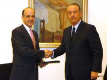 Alberto Catalán y Josu Álvarez, tras la firma del  contrato