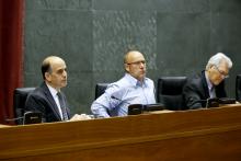 Alberto Catalán, Presidente del Parlamento, Txentxo Jiménez, Koldo Amezketa, miembros de la Mesa