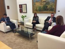 La delegación de Armenia en la reunión con la Presidenta