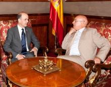 Catalán, en un encuentro con Javier Rojo en julio de 2011.